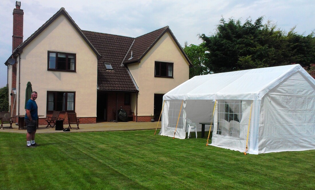 4x6m party-tent by house Picture