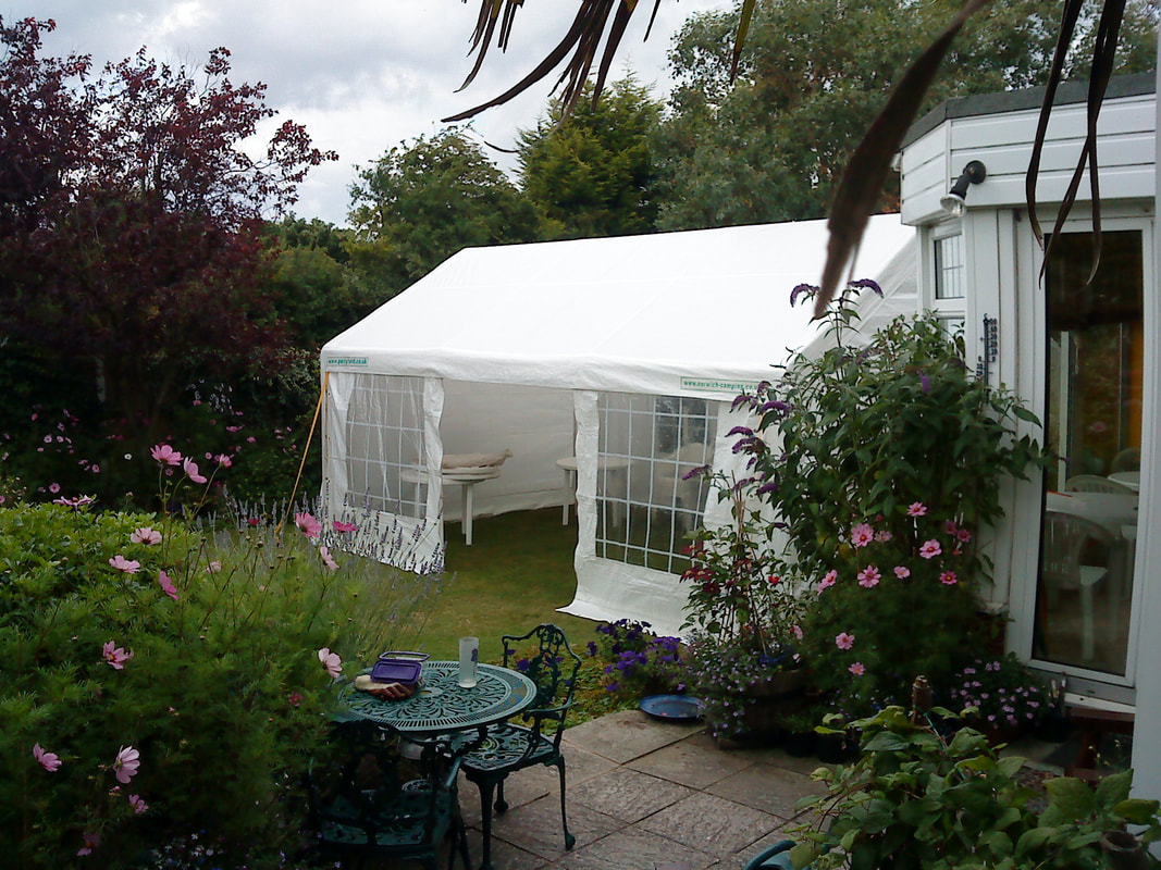 Small party-tent in small garden Picture